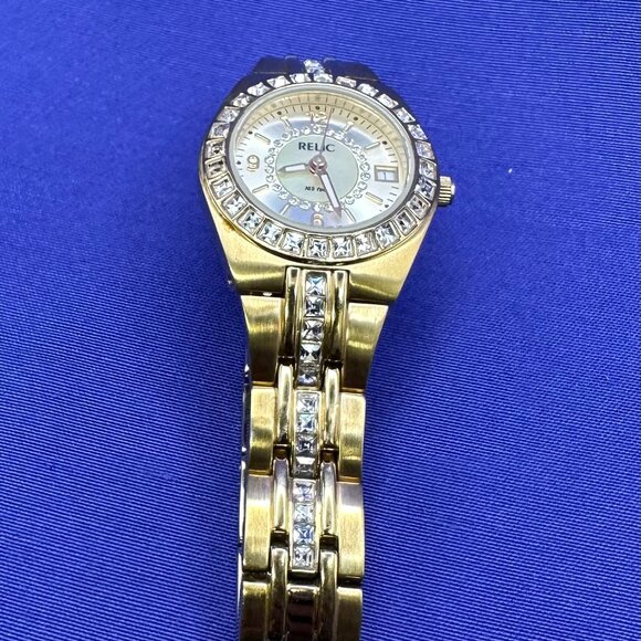 Relic by Fossil Women’s Queen’s Court 3-Hand Gold-Tone Quartz Watch - Picture 9 of 12